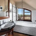 Zamek & Resort 4*