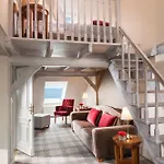 Zamek & 4* Łeba